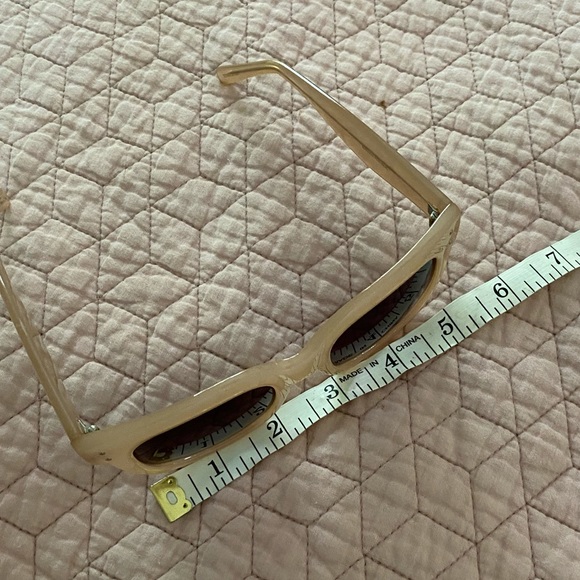 *SOLD❤️ Banana Republic peach sunglasses*read desc - Picture 8 of 12